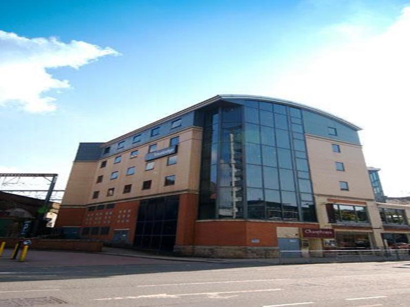 Travelodge Leeds Central Exterior foto