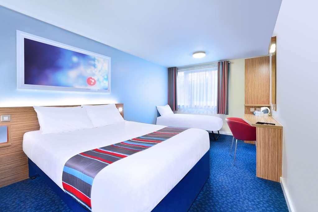Travelodge Leeds Central Habitación foto