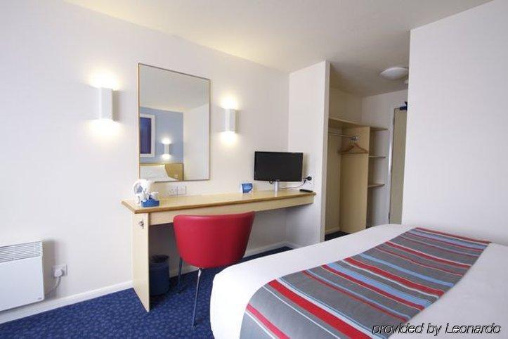 Travelodge Leeds Central Exterior foto