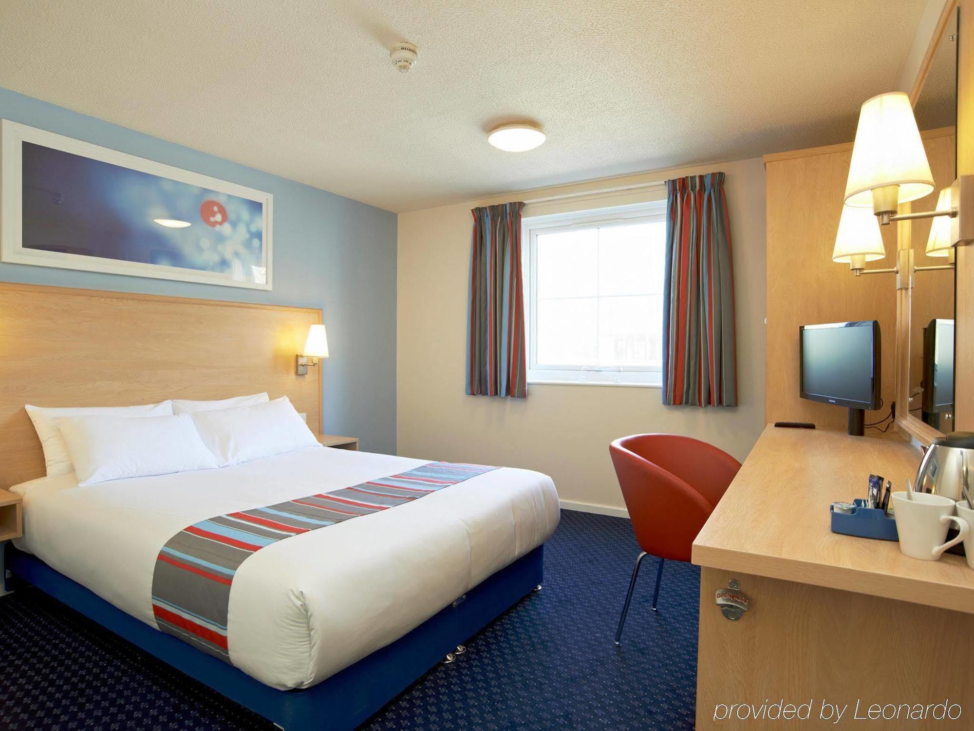 Travelodge Leeds Central Exterior foto