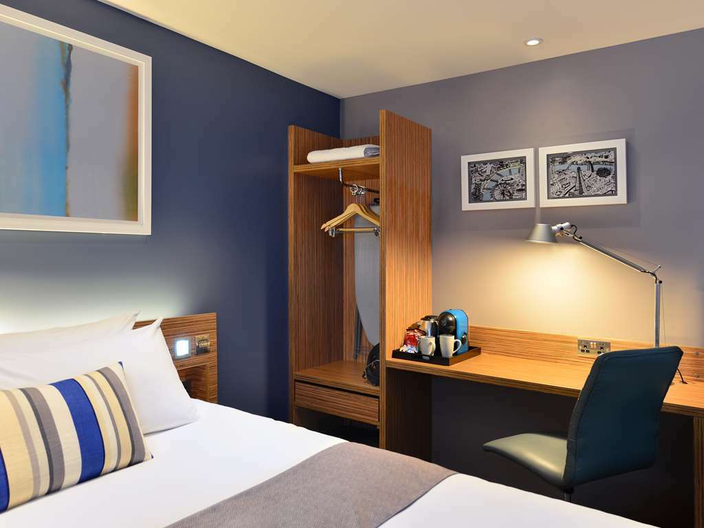 Travelodge Leeds Central Habitación foto