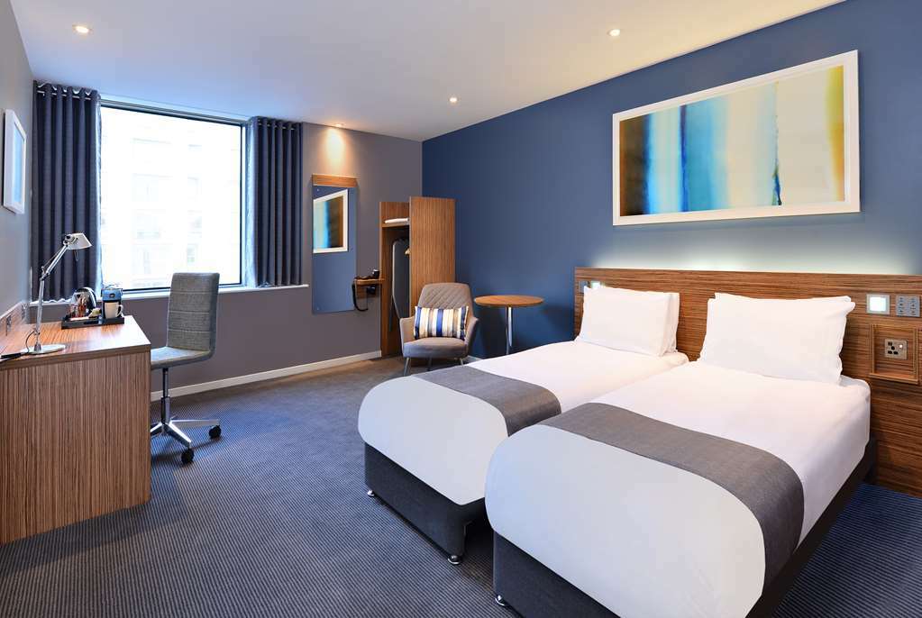Travelodge Leeds Central Habitación foto